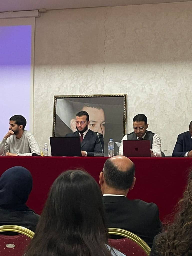 Mᵉ Anouar Sadki pendant son intervention sur la gouvernance des très petites entreprises.